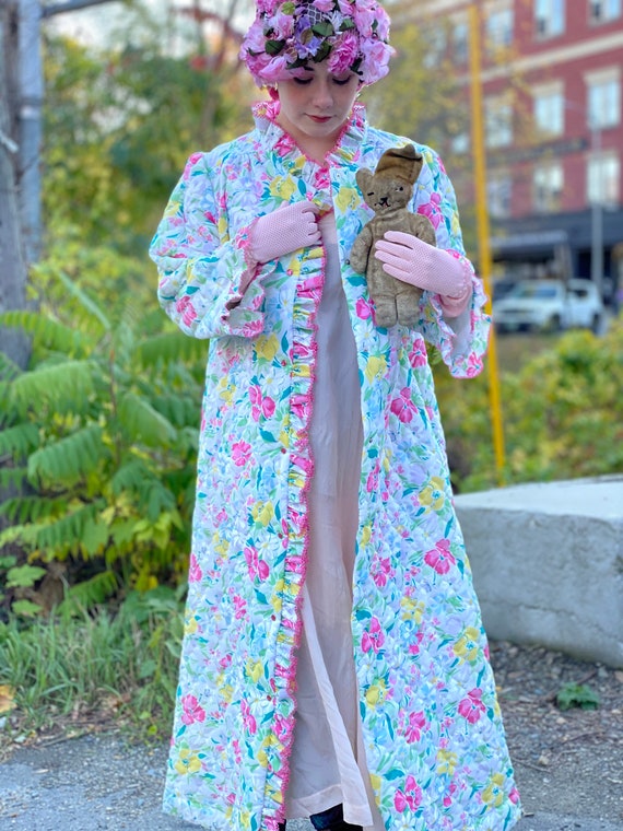 Vintage Quilted Floral Robe-House Dress-Jacket-Dus