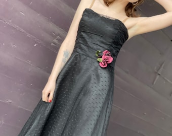 1980s does retro vintage Strapless black lace gown-Scott Mclintock-Gunne Sax-50s style- gothic-prom-rose-romantic-femme-small-dress-dark-max