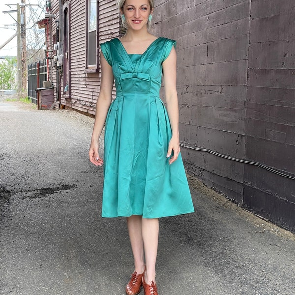 True Vintage 1960s Satin evening dress-cocktail party-Green-Structured-Elegant-Small-XS-Mrs. Maisel-Madmen-Prom-Formal-