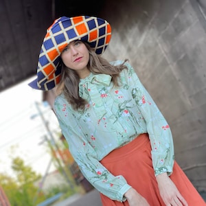 1970s Green Bow tie Blouse-Button Down Shirt-Botanical-Orange Floral-Pond Scene-70s Vintage Secretary-Daywear-Working Girl-Medium-Small