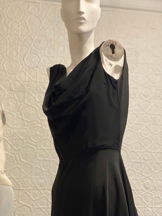 OMG that dress!  Balenciaga dress, Fashion, 1960s dresses