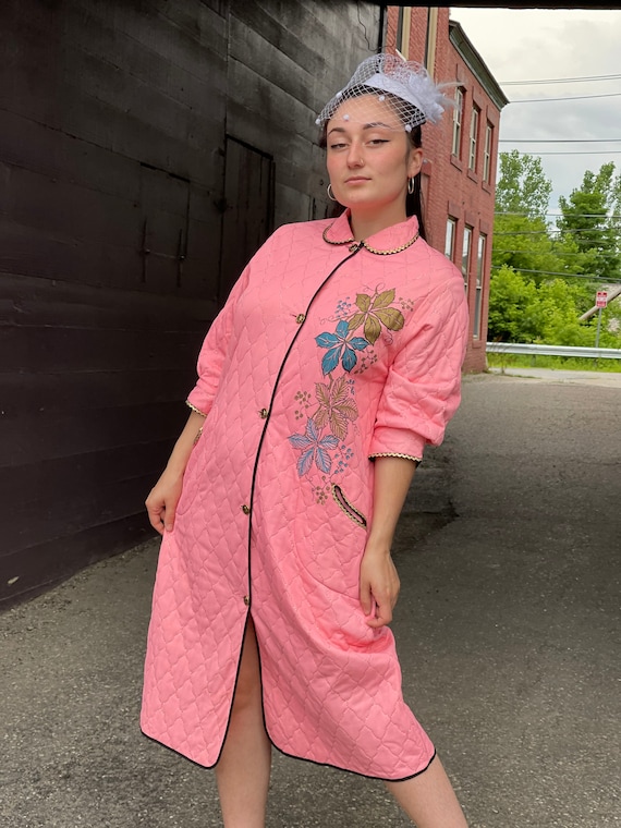 1960s pink and gold quilted housedress with painte