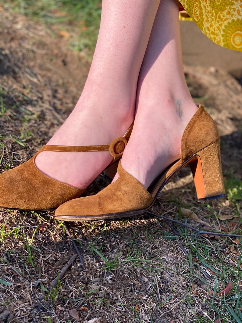 mustard pointed heels