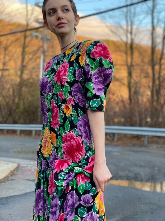 Vibrant Floral Quilted 1980s party dress-puff slee