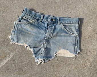 Vintage 1960s-1970s Big Yank Cut Off Denim Blue Jean Shorts-Daisy Dukes-Hot Pants-High Waist-Bikini-Sexy-Boho-Distressed-Festival-Workwear-