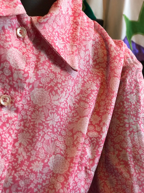 Adorable Spring Pink Semi Sheer Floral Shirtwaist… - image 2