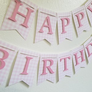 Rosa Gingham alles Gute zum Geburtstagbanner, Geburtstagsbanner, Happy 1st Birthday Banner, rosa und weißes Banner, kariertes Banner