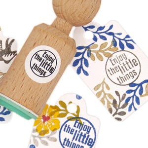 Mini stempel ENJOY the LITTLE THINGS – Voor journal, snailmail, cadeaus & creatieve projecten – Mintgroen rubber – MissHoneyBird