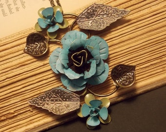 Metal Rose Statement Necklace