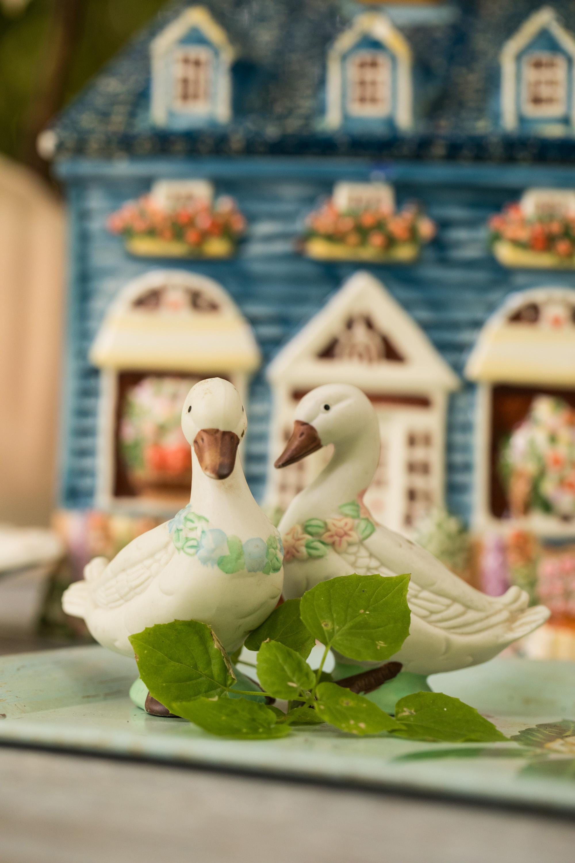 Vintage Ceramic Goose Figurine - Etsy