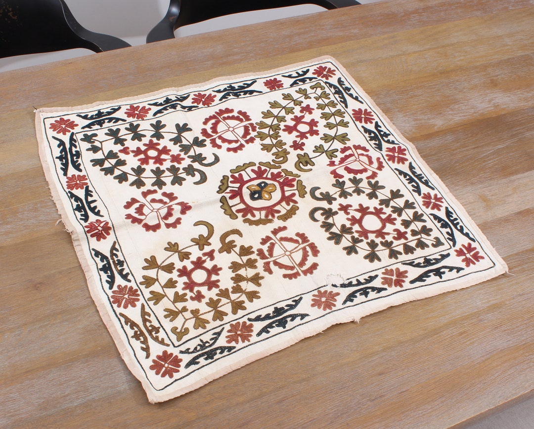 Kyrgyz Embroidery, Embroidered Fabric, Kyrgyz Wall Hanging, 24.41 X 26.