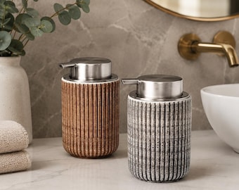 Keramische zeepdispenser 300 ml, pomp voor schuim- of vloeibare zeep, moderne zeepdispenser voor de badkamer, navulbare lotionfles, geribbelde badkamerdecoratie