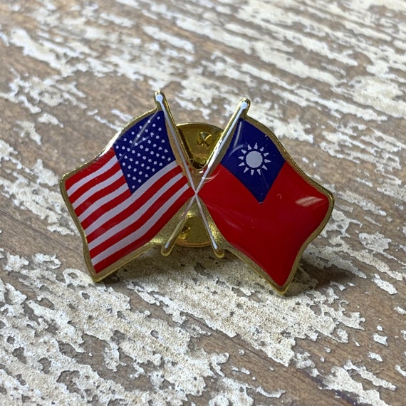 Taiwan and U.S. Double Waving Crossed Flags Friendship Lapel Pin