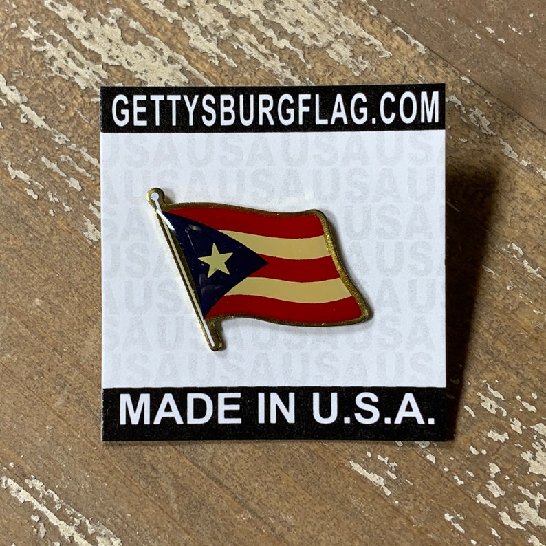 Spilla Con Bandiera Della Repubblica Dominicana Sventolante - Metallo, Patriottica, Made In China - Foto 2