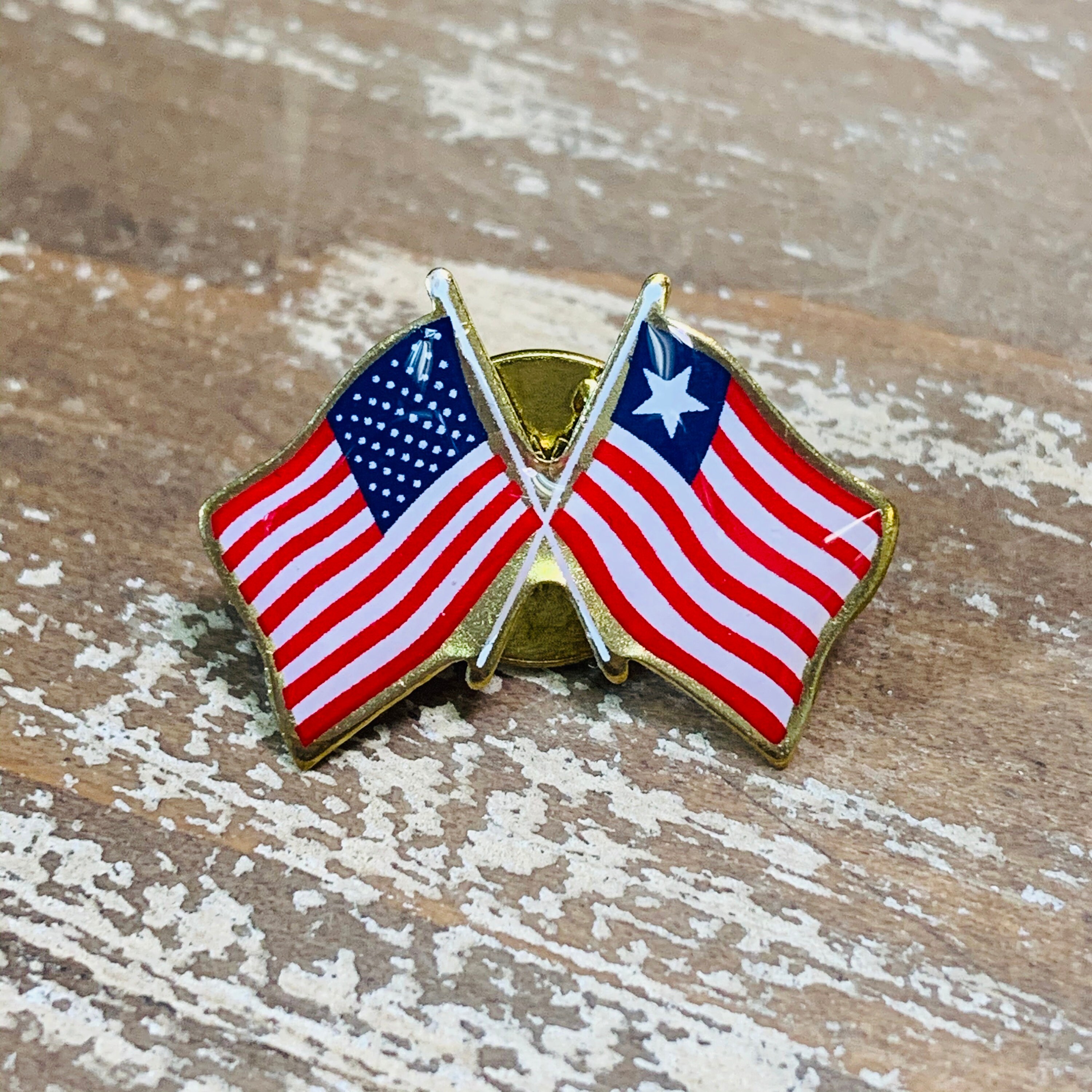 GettysburgFlagMercan Missouri And U.S. Double Waving Crossed Flags Friendship Lapel Pin - Made In USA