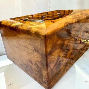 Moroccan Thuya Wood Jewelry Box, Lockable Burl Wood Organizer, Keepsake Storage, Brass Key