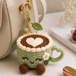 Patrón PDF para llavero de taza de café a crochet / Taza de café amigurumi kawaii / Tutorial de crochet para principiantes / Llavero DIY para bolso / Descarga instantánea