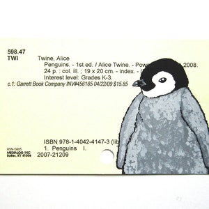 赤ちゃんペンギンの図書館カートアート - ペンギンの本のための図書館カードに描いた赤ちゃんペンギンの絵のプリント