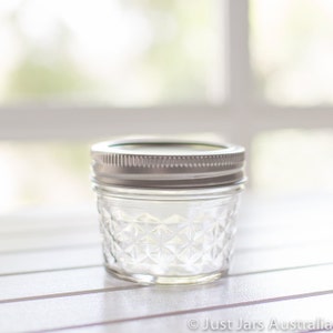 24 x genuine mini quilted Ball Mason jars with lids - 1/4 US pint