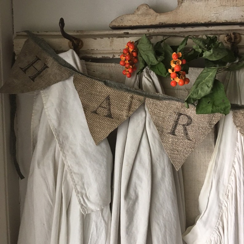 HARVEST Garland Banner Antique Grainsack - a handmade fall decor item for home! #falldecor #vintagestyle #handmade #homedecor #harvest #banner