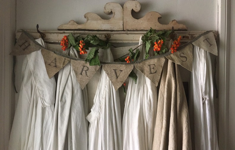 HARVEST Garland Banner Antique Grainsack - a lovely fall decor find for home! #falldecor #frenchcountry #vintagestyle #handmade