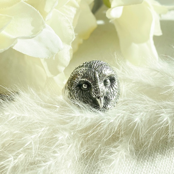 Sterling Silver Barn Owl Ring. Owl Jewelry, Patience Jewelry, Wisdom Jewelry, Hunter Jewelry, Bird Jewelry,