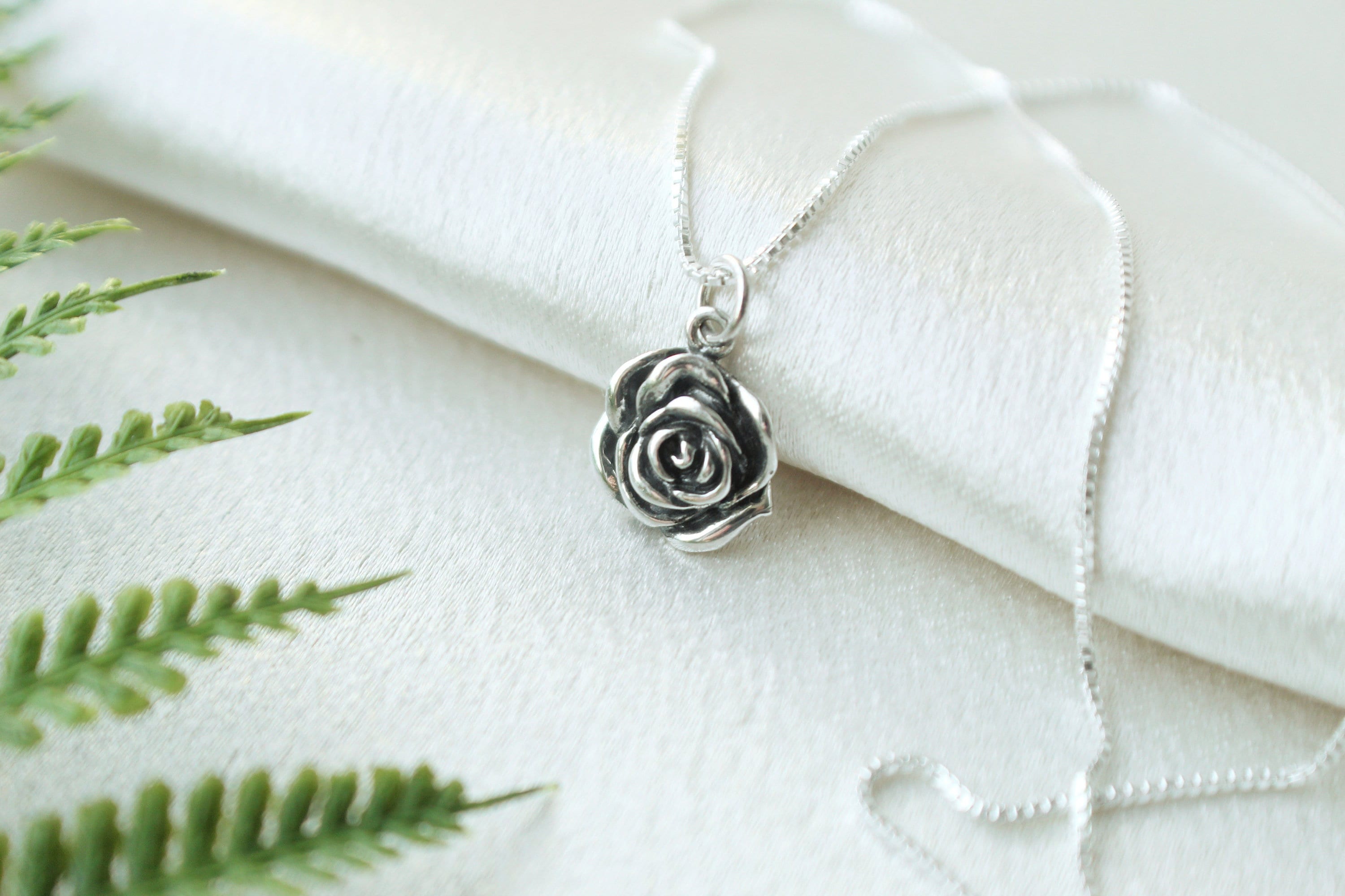 Silver Rose Necklace Canada