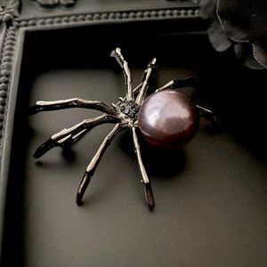 Black Pearl Spider Brooch. Spider Jewelry, Gothic Jewelry, Halloween Jewelry.