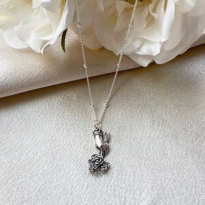 Sterling Silver Cottage Core Botanical Flower Necklace. Botanical