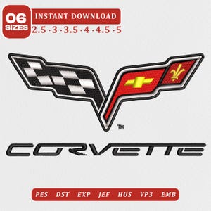Może przedstawiać: Plik z wzorem haftu przedstawiający logo Chevrolet Corvette z czarno-białą szachownicą po lewej stronie oraz czerwoną sekcją z żółtym emblematem muszki i lilią po prawej stronie. Poniżej znajduje się czarny napis CORVETTE.