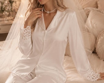 White Bridal Satin Pajama Set, Lace Pajamas for Bride, Wedding Morning Outfit, Luxury Bridal Sleepwear, Honeymoon Pajamas, Getting Ready