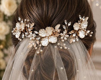Gold Bridal Hair Comb, Pearl Wedding Hair Vine, Floral Bridal Headpiece, Wedding Hair Accessory, Bride Hair Comb, Pearl Hair Piece