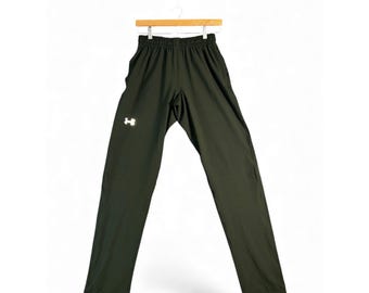 Pantalones deportivos Under Armour verde oscuro, corte atlético, talla S