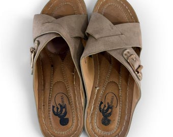 Sandalias de cuña C&C Shoes Miller color oro champán metalizado para mujer, talla 5.5