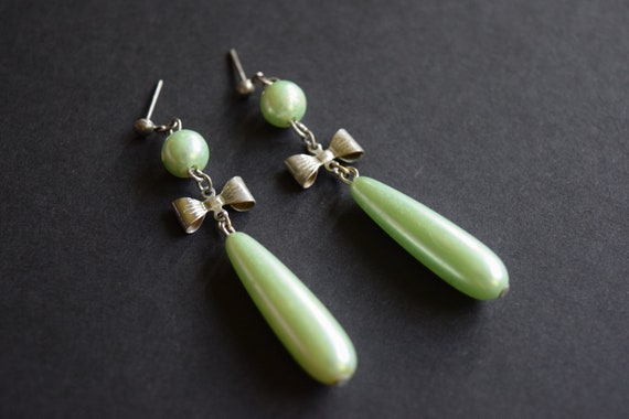 Green Pearl Earring, Bow Earrings, Silver Bow, Gre