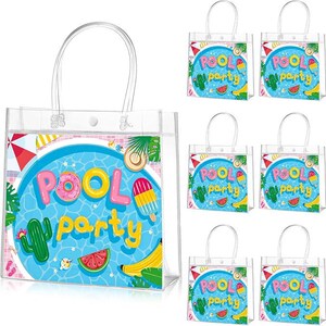 Peut inclure: Un ensemble de sept sacs fourre-tout en plastique transparent avec une impression graphique colorée d'une piscine et le texte Pool Party. Le motif comprend des illustrations d'un cactus, d'une tranche de pastèque, d'une banane et d'une glace.