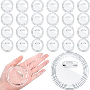 Puede incluir: Una colección de componentes de botones circulares de plástico transparente con un borde elevado y un cierre de alfiler metálico. Estas piezas redondas y translúcidas para insignias están diseñadas para el montaje y tienen una superficie lisa.