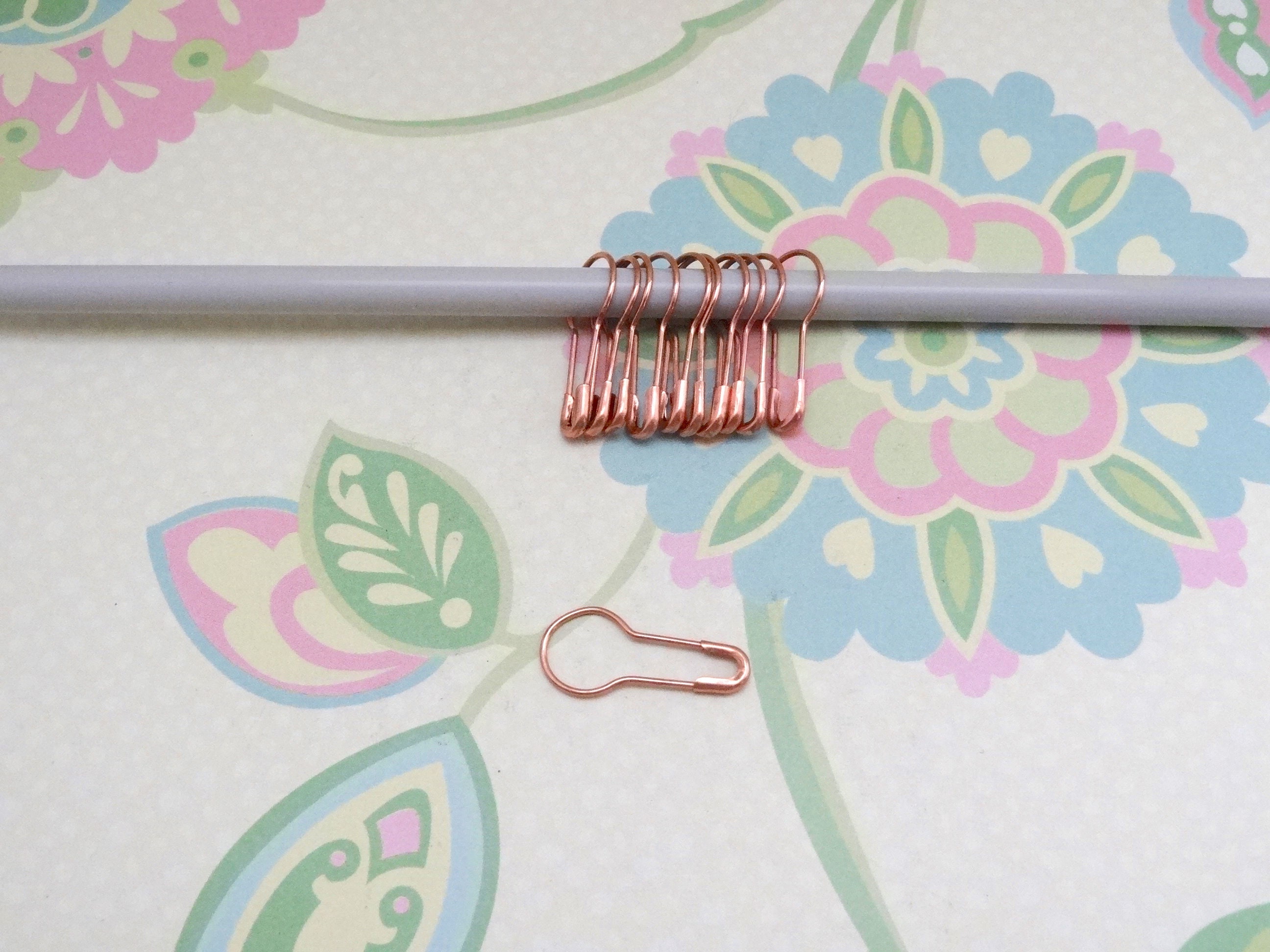 Art & Collectibles Fiber Arts Set of 20 Knitting Stitch Markers Bulb