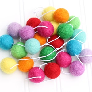 Felt Ball Garland RAINBOW, Pom Pom Garland, Rainbow Garland, Nursery Decor, Birthday Party Decor, Birthday Garland, Felt Ball Bunting