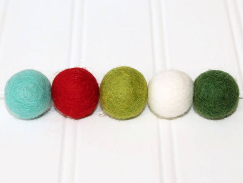 Retro Christmas Felt Ball Garland, Pom Pom Garland, Nursery Decor, Bunting Banner, Party Decor, Holiday, Christmas image 7