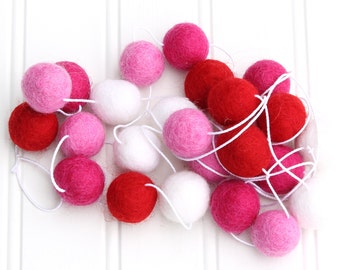 Valentine's Day FELT BALL GARLAND, Pom Pom Garland, Felt Balls, Pink White Red, Nursery Decor, Bunting Banner, Valentines Day Decor, Pompoms