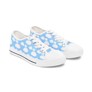 Zapatillas bajas para mujer con estampado de nubes / Zapatillas de skate con estampado de nubes y cielo azul