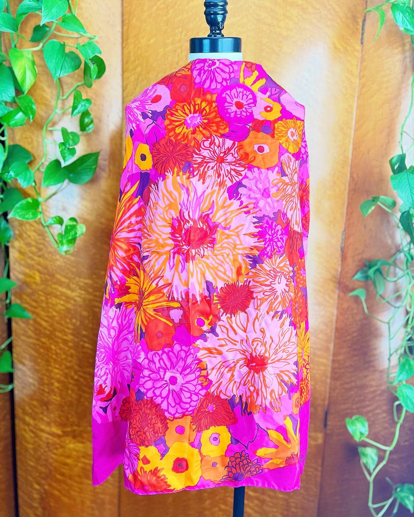 Foulard Ken Scott En Soie - Couleur Rose Fuchsia, Occasion