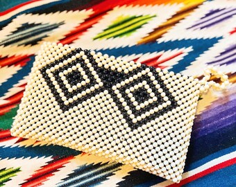 DEADSTOCK 90er 90er Creme & Schwarz Kunststoff Perlen 40er 50er 60er Telefon Kordel Stil Diamant Clutch Handtasche Geldbörse Mod Rockabilly Retro