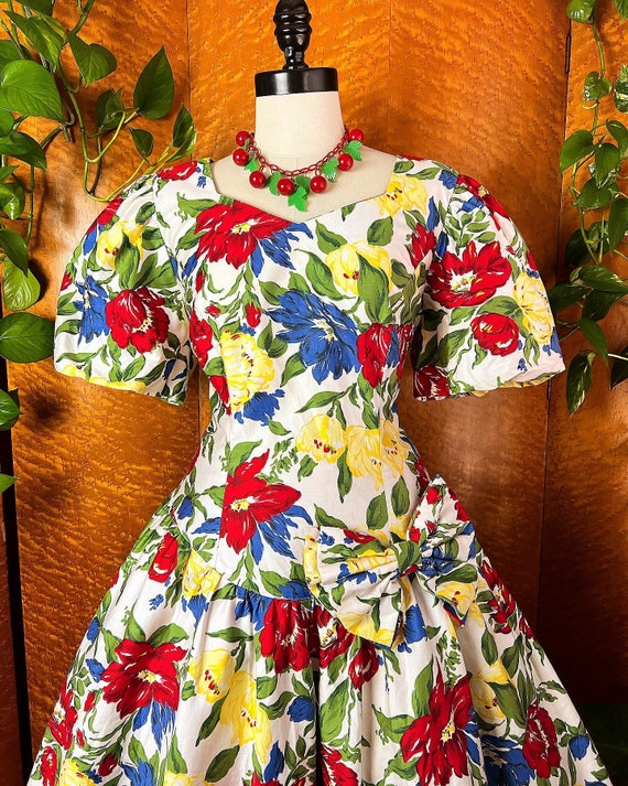 PUFF SLEEVES 1980's 80s White Floral Polished Cotton