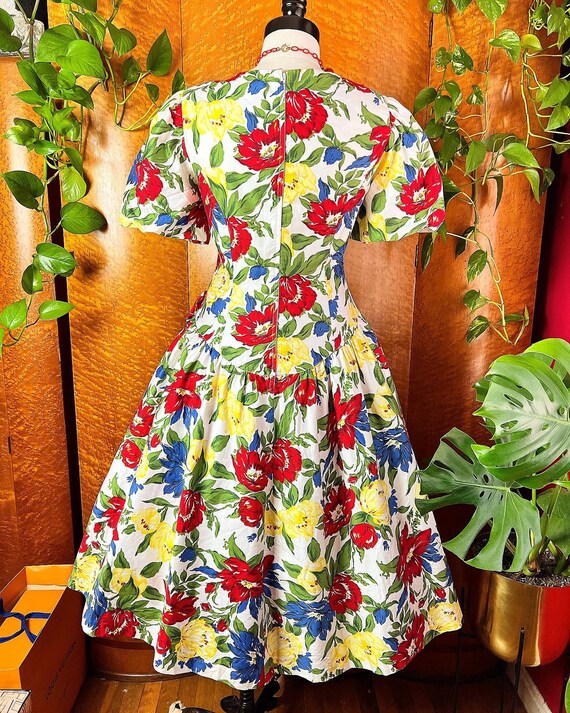 PUFF SLEEVES 1980's 80s White Floral Polished Cotton