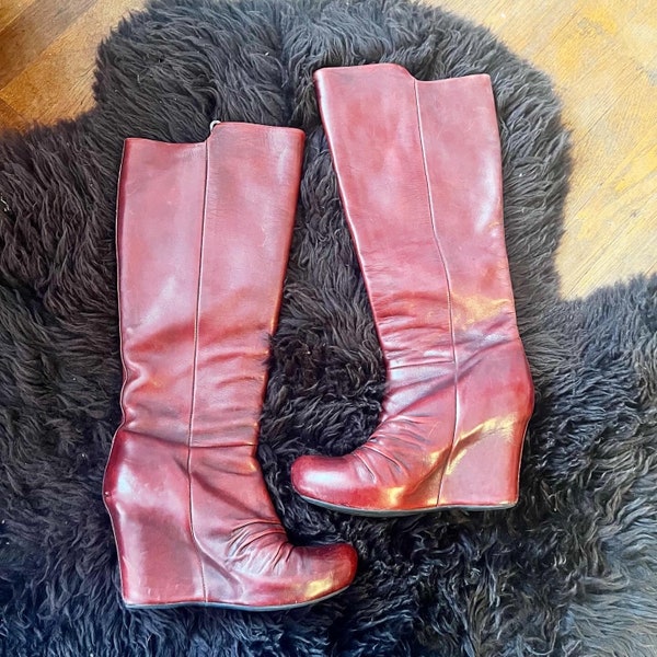 KORK-EASE 1990’s 90s Y2K Pleated Vintage Leather Oxblood Burgundy Red & Black Marbled Textured Platform Wedges Wedge Heel Knee High Boots 8