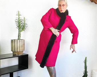 I. MAGNIN 60’s 60s Vintage Designer Cranberry Fuchsia Pink Red Hand Loomed OUNEGAN Ribbed Wool Boucle Black Beaver Fur Collar Coat M L