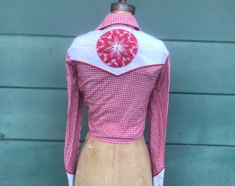 QUILTED PATCH 1970s Vintage 1970's Red & White Gingham Plaid Shotgun Sleeves Octagon Pearl Snap Western Rodeo Cowboy Cowgirl Shirt  M