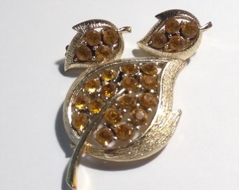 Vintage Gold Rhinestone Brooch Clip-On Earrings